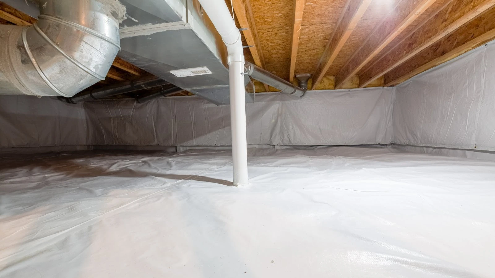 Clean encapsulated crawl space under a home